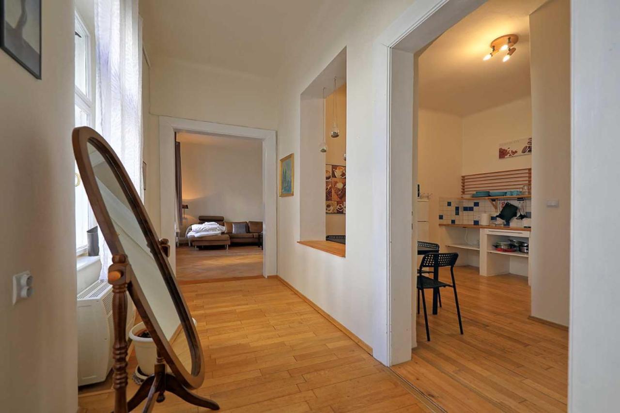Peter'S Tower Apartments Praga Zewnętrze zdjęcie