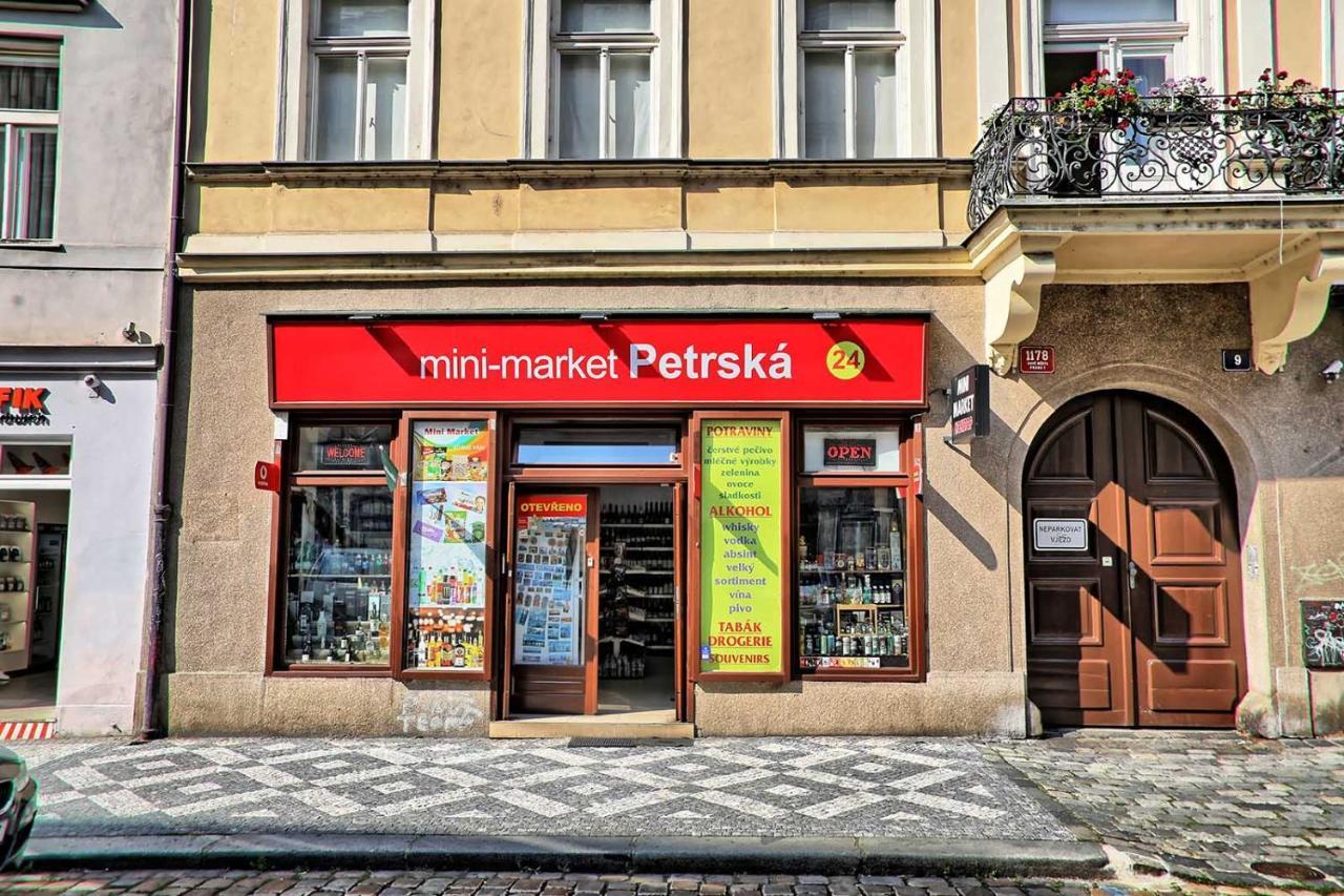 Peter'S Tower Apartments Praga Zewnętrze zdjęcie