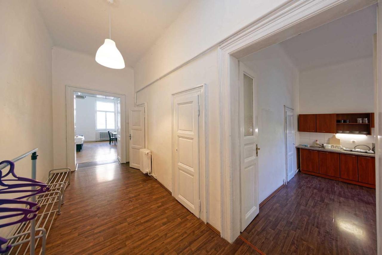 Peter'S Tower Apartments Praga Zewnętrze zdjęcie