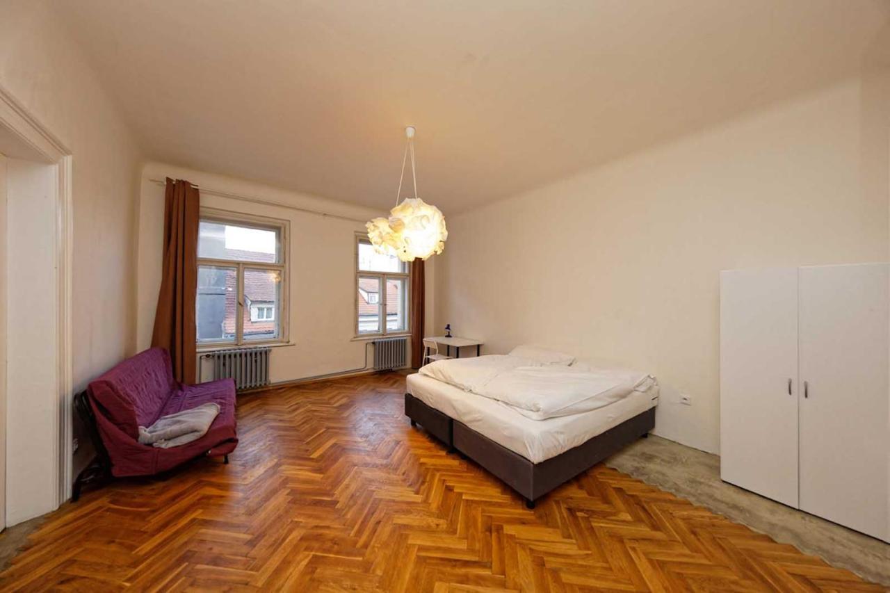 Peter'S Tower Apartments Praga Zewnętrze zdjęcie
