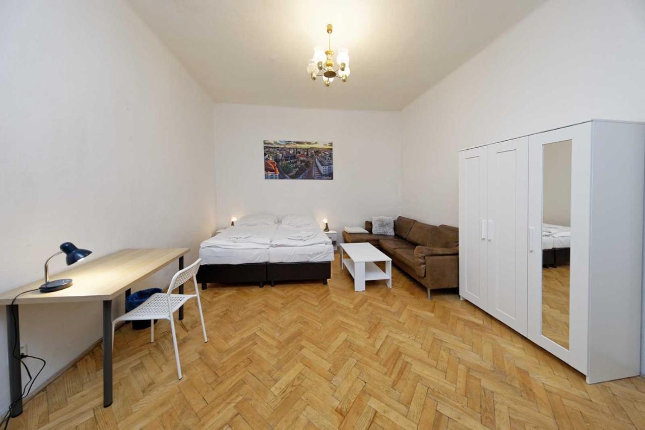 Peter'S Tower Apartments Praga Zewnętrze zdjęcie