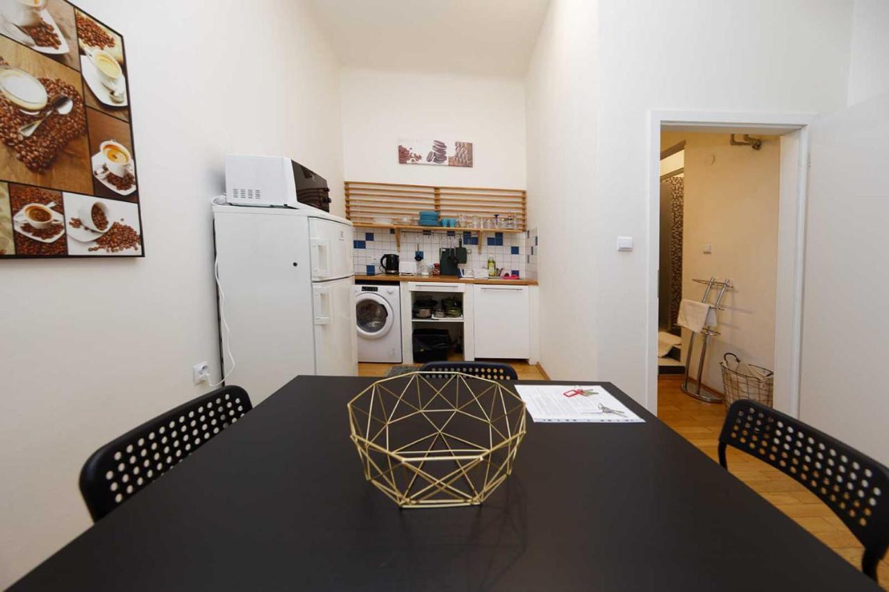 Peter'S Tower Apartments Praga Zewnętrze zdjęcie