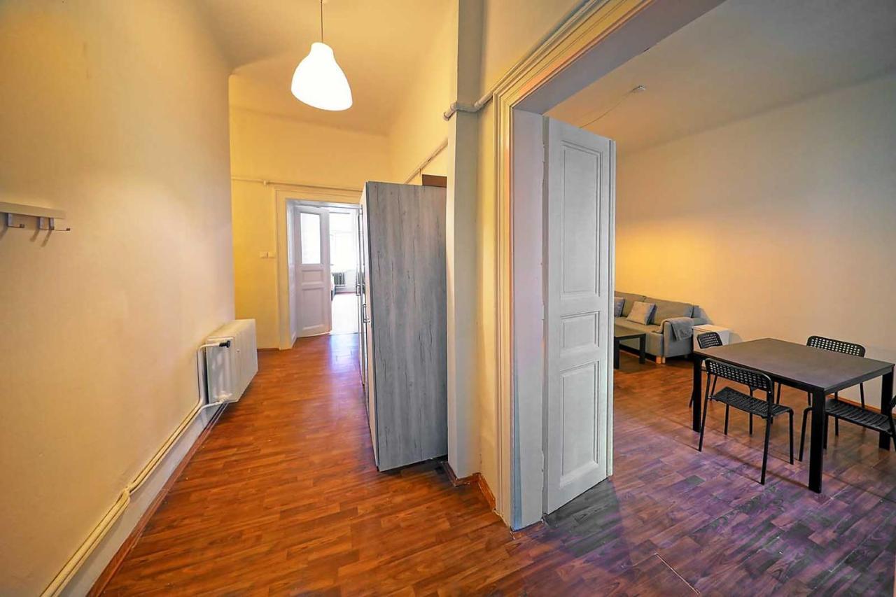 Peter'S Tower Apartments Praga Zewnętrze zdjęcie