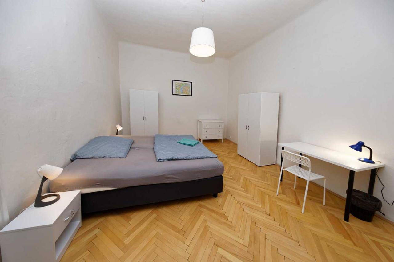 Peter'S Tower Apartments Praga Zewnętrze zdjęcie