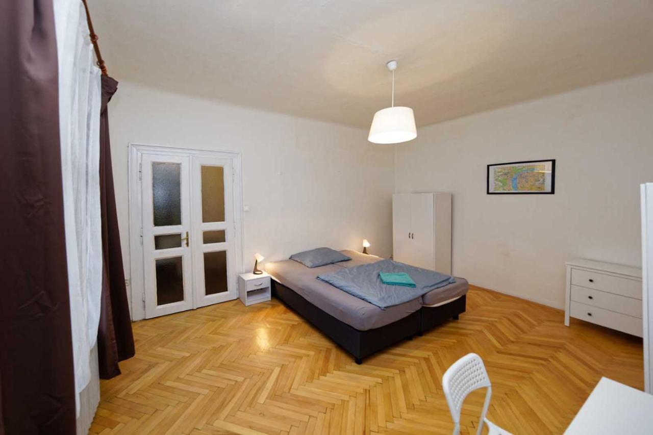 Peter'S Tower Apartments Praga Zewnętrze zdjęcie