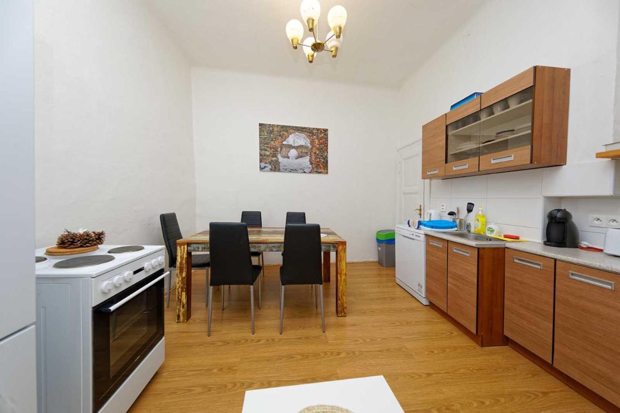 Peter'S Tower Apartments Praga Zewnętrze zdjęcie