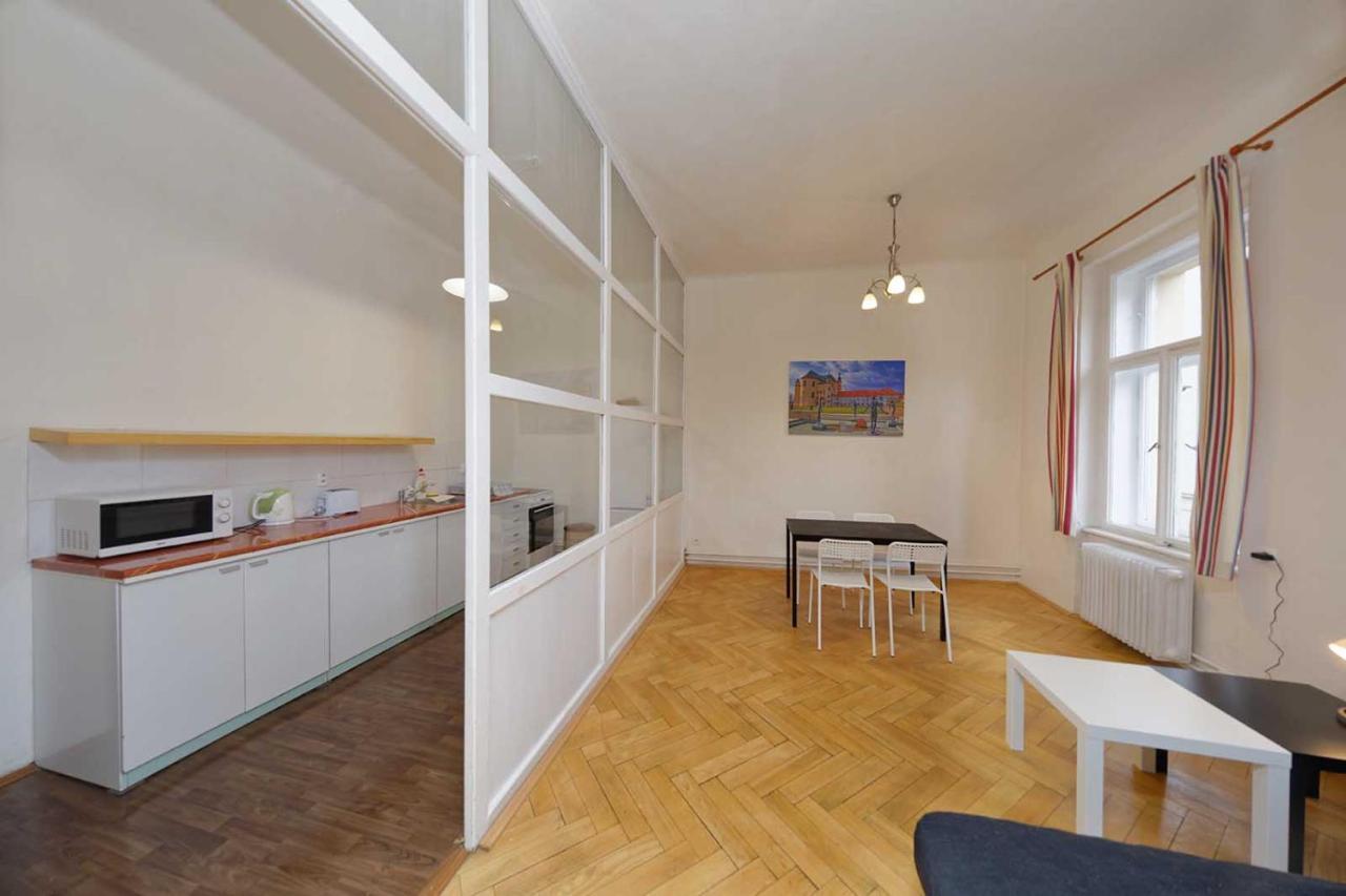 Peter'S Tower Apartments Praga Zewnętrze zdjęcie