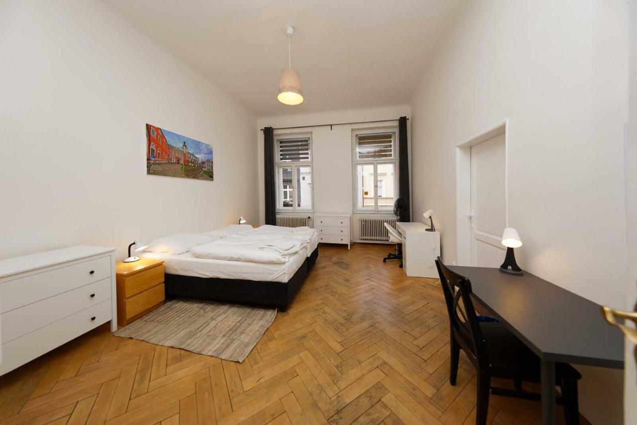 Peter'S Tower Apartments Praga Zewnętrze zdjęcie