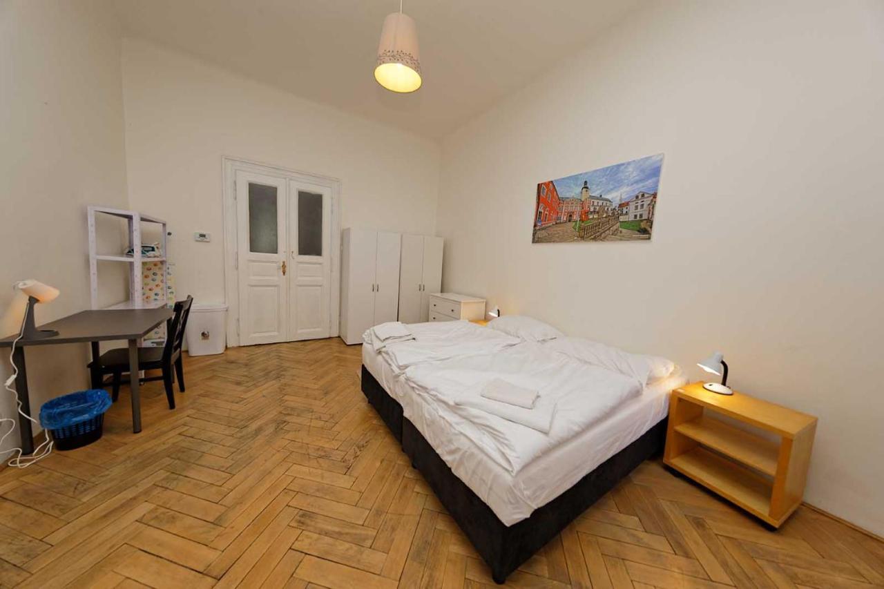 Peter'S Tower Apartments Praga Zewnętrze zdjęcie